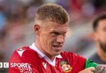 James McClean signs new contract with Wrexham FC news-10082024-170836
