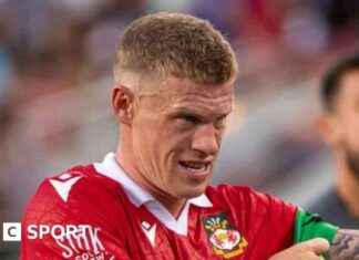James McClean signs new contract with Wrexham FC news-10082024-170836