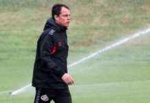 Top 6 Expectations Revealed by Regis Le Bris for Sunderland FC news-10082024-170930