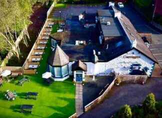 The Carriages Pub in Kilmacolm to Close Due to Immense Regret news-12082024-192322