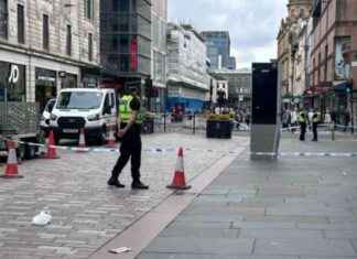 Police provide update on lockdown due to ‘suspicious item’ on Argyle Street news-16082024-200413