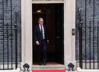 Should Keir Starmer Remove No 10 Thatcher Portrait? news-30082024-110433
