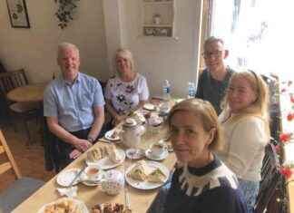 Scottish Secretary Reunited with Clutha Disaster Survivor news-31082024-230957