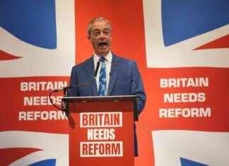 Nigel Farage Campaigns in Scotland for Reform Party Seats at Holyrood news-13092024-185845