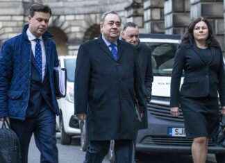 Remembering the Legacy of Alex Salmond: Lawyers Honor Political Giant news-14102024-134535