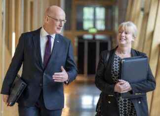 Impact of Proposed Supermarket Tax on Consumer Prices: Ministers Warn of Increased Costs news-16102024-082115