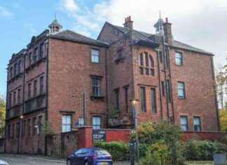 Preserving Glasgow’s Heritage: Martyrs’ School Sale Sparks Concern news-18102024-083006