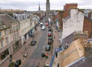 Restored Thatched Roof at Historic Scots Pub: A Fascinating Transformation news-19102024-023843