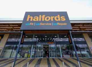 Impact of Budget on Halfords: Declining Bicycle and Tyre Sales Reflect Consumer Concerns news-22102024-210423