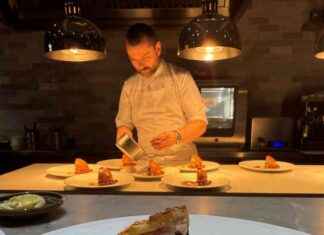 Outstanding Restaurant Review: Highest Score Ever Given news-03112024-080217