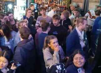 US Students in Scotland Express Concern as Donald Trump Nears Win news-06112024-112311