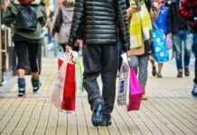 Spread Holiday Cheer: Encouraging Kindness Towards Retail Staff During Christmas Rush news-15112024-040549