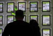 Lib Dems Highlight Issue of 28,000 Empty Homes Amid Temporary Housing Crisis news-30112024-060958