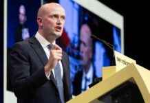 MSPs Vote to Ban Dual Mandates: Impact on Stephen Flynn Row msps-vote-to-ban-dual-mandates-mpact-on-stephen-flynn-row