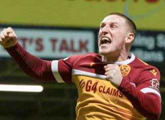 Dan Casey scores twice as Motherwell defeat Dundee 2-1 dan-casey-scores-twice-as-motherwell-defeat-dundee-2-1