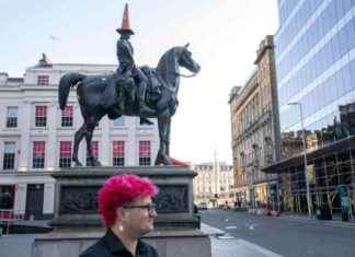 New Fortnite Battlepass Introduces Traffic-Coned Character new-fortnite-battlepass-ntroduces-traffic-coned-character