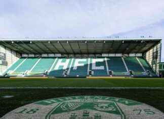 David Gray Leads Hibernian to Unbeaten Streak: 4-0 Victory david-gray-leads-hibernian-to-unbeaten-streak-4-0-victory