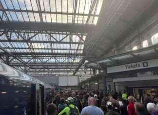 ScotRail Criticized for Leaving Edinburgh Marathon Runners Stranded scotrail-criticized-for-leaving-edinburgh-marathon-runners-stranded