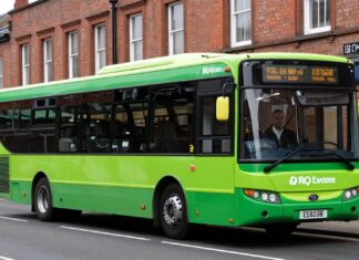 Fast & Affordable Dundee to Edinburgh Bus Routes