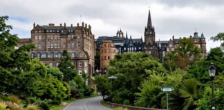Discover the Scenic Route from Dundee to Edinburgh