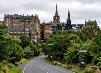 Discover the Scenic Route from Edinburgh to Dundee